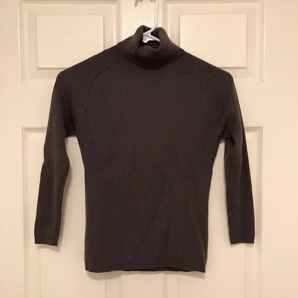 Banana Republic Sweaters - Banana Republic 3/4 sleeve wool turtleneck sweater